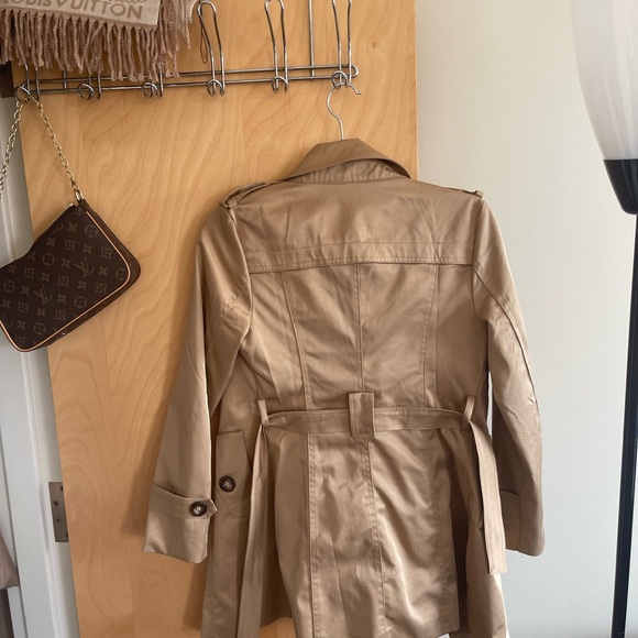 Coat - Picture 2 of 3